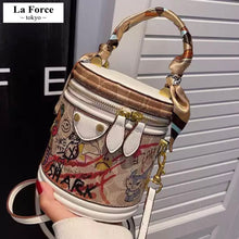 画像をギャラリービューアに読み込む, Keep smiling  4