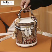 画像をギャラリービューアに読み込む, Keep smiling  4